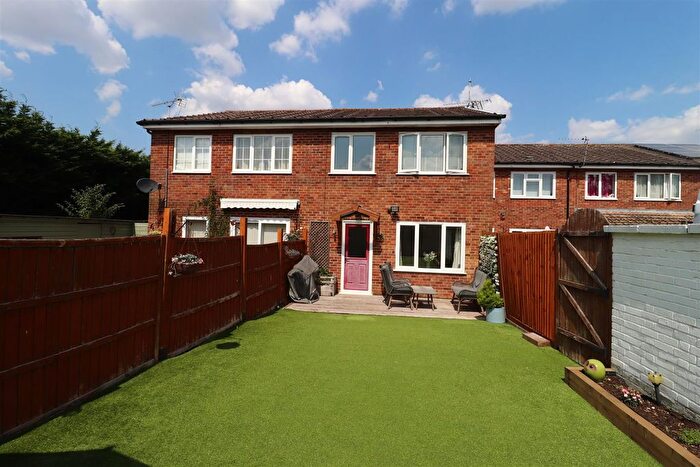 3 Bedroom Property For Sale In Southdene, Halstead, Sevenoaks, TN14