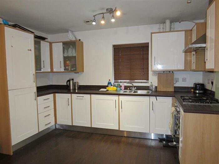2 Bedroom Detached House To Rent In Valerian Way, Stotfold, Hitchin, SG5