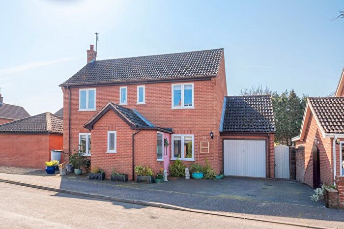 3 Bedroom Detached House For Sale In Moorfield Road, Mattishall, Dereham, NR20
