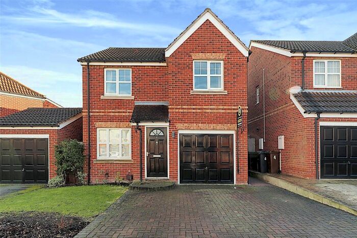3 Bedroom Detached House For Sale In Valley Drive, Grimethorpe, Barnsley, South Yorkshire, S72