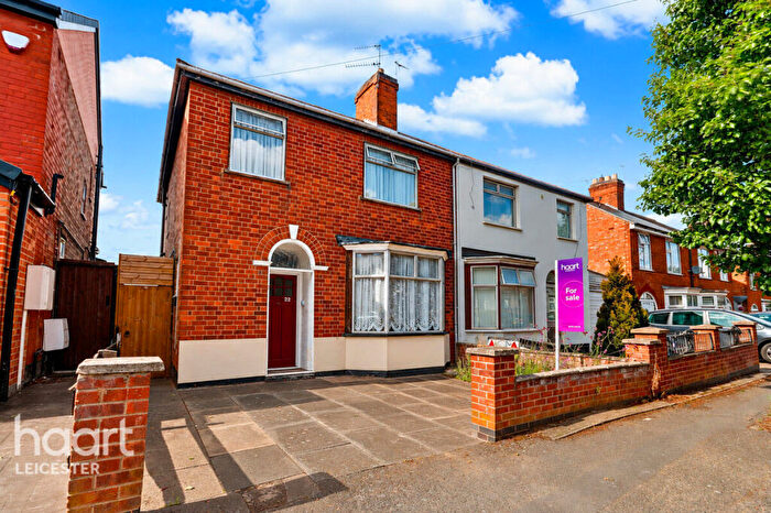 3 Bedroom Semi Detached House For Sale In Mayflower Road, Leicester, LE5