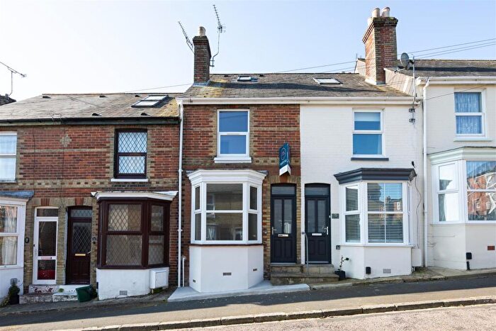 3 Bedroom Terraced House To Rent In Stanley Road, Cowes, PO31