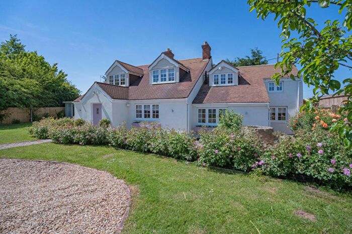 6 Bedroom Cottage For Sale In Baughton, Worcestershire, WR8