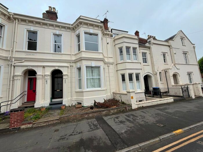 2 Bedroom Flat To Rent In Clarendon Avenue, Leamington Spa, CV32
