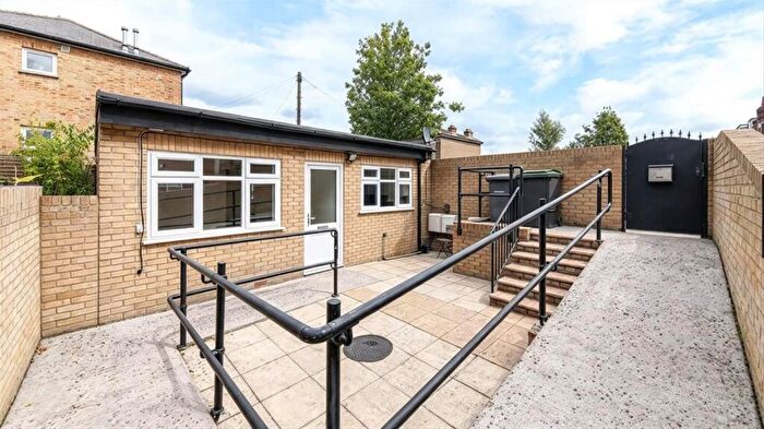 2 Bedroom Flat To Rent In Tancred Road, London, N4