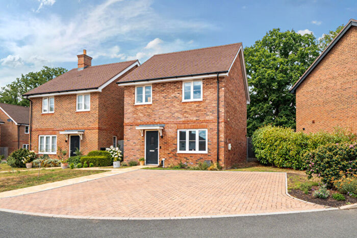 3 Bedroom Detached House For Sale In Bramley Vale, Cranleigh, GU6