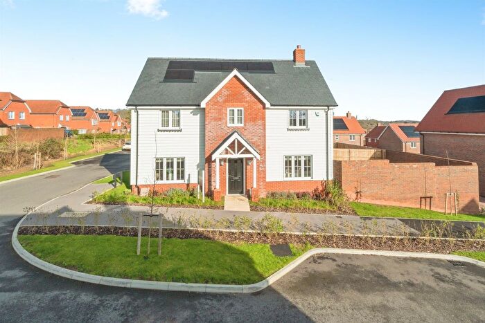 3 Bedroom Detached House For Sale In The Nightingales, Crowborough, TN6