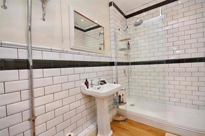 2 Bedroom Flat For Sale In Dittons Road, Eastbourne, BN21