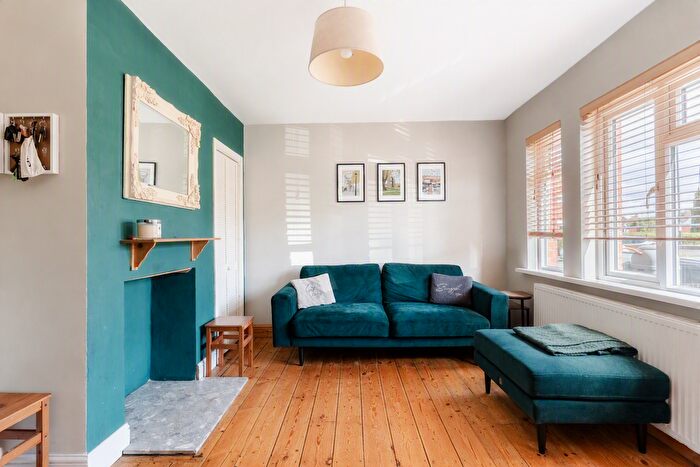 3 Bedroom Semi-Detached House For Sale In Dovercourt Road, Horfield, Bristol, BS7