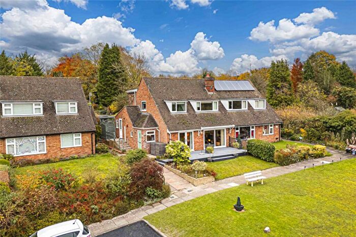 3 Bedroom Semi-Detached House For Sale In Castle Hill Road, Totternhoe, Bedfordshire, LU6