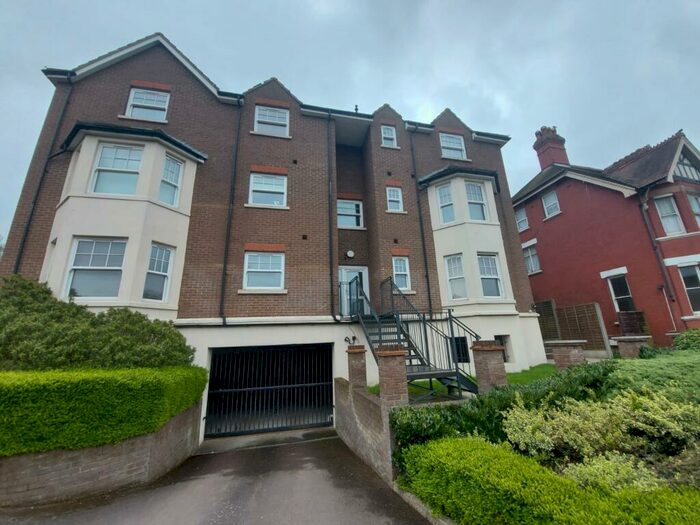 2 Bedroom Flat To Rent In Hightown Road, LU2