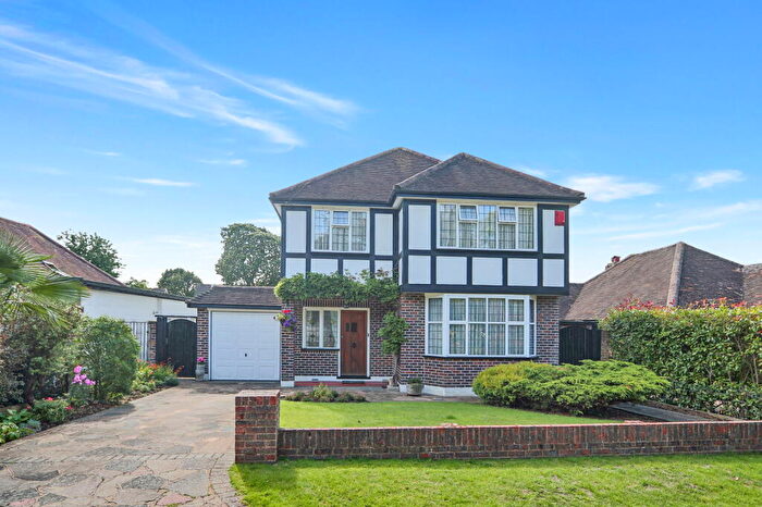 3 Bedroom Detached House To Rent In Coulsdon Road, Old Coulsdon, CR5