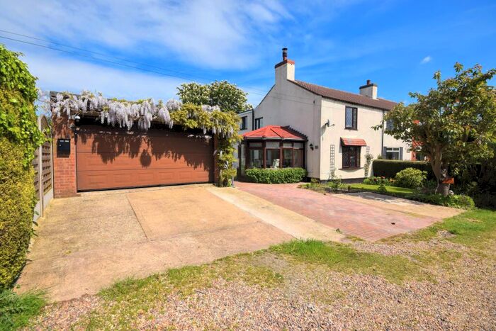 2 Bedroom Semi-Detached House For Sale In Engine Lane, Louth, LN11