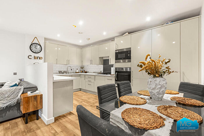 3 Bedroom Apartment To Rent In Ruby Mews, Palmers Green, London, N13