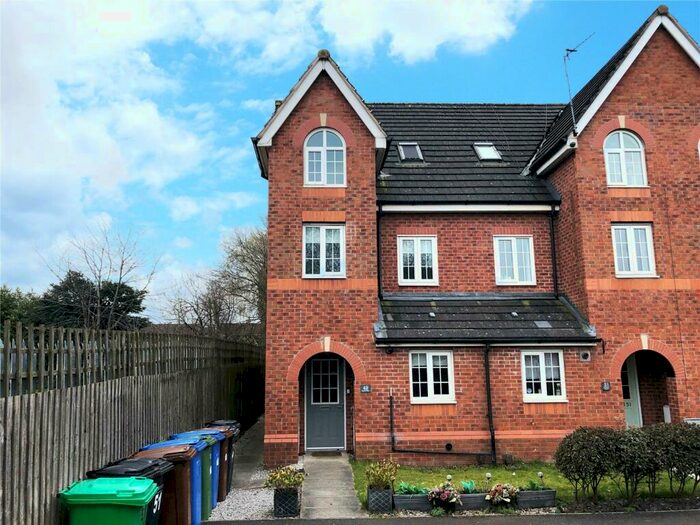 3 Bedroom End Of Terrace House To Rent In Kennett Drive, Bredbury, Stockport, Greater Manchester, SK6