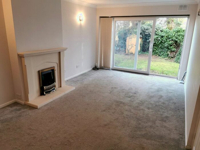 2 Bedroom Flat To Rent In Barron Road, Birmingham, B31
