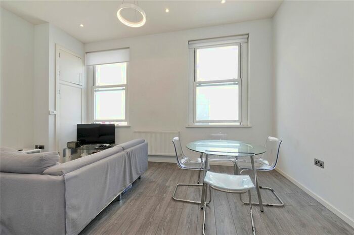 2 Bedroom Flat To Rent In Praed Street, London, W2