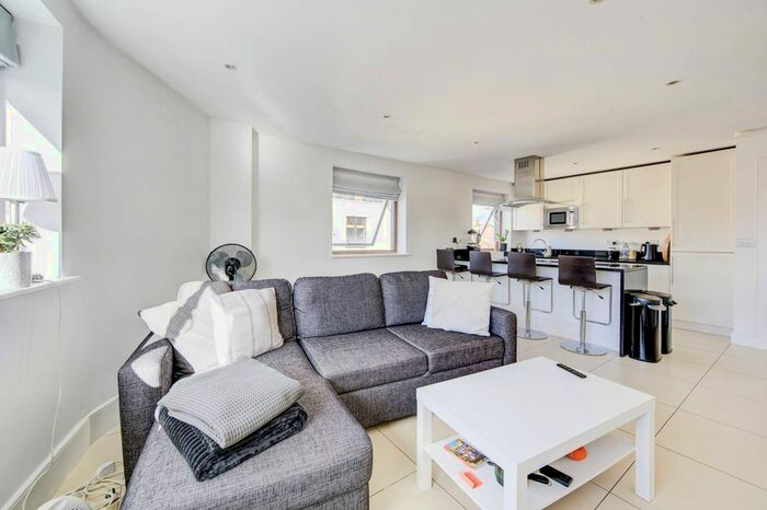2 Bedroom Flat To Rent In Wheatsheaf Terrace, Parsons Green, London, SW6