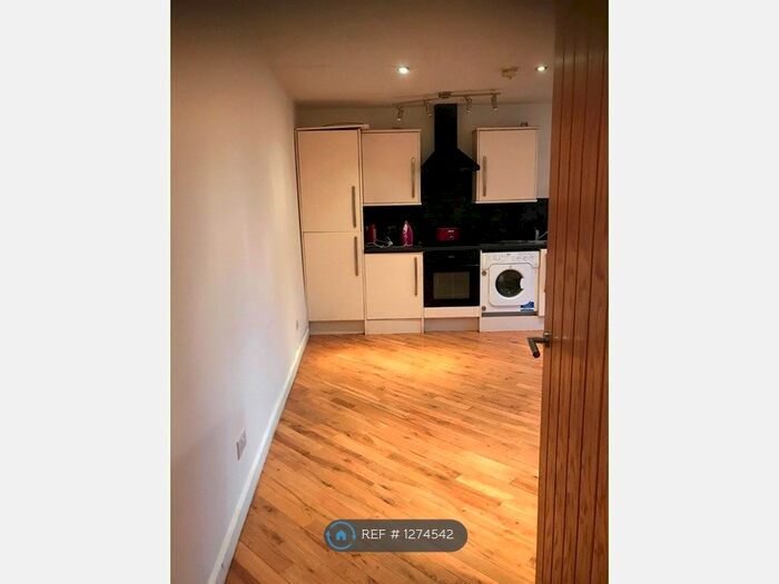 Studio To Rent In Town Street, Stanningley, Pudsey LS28