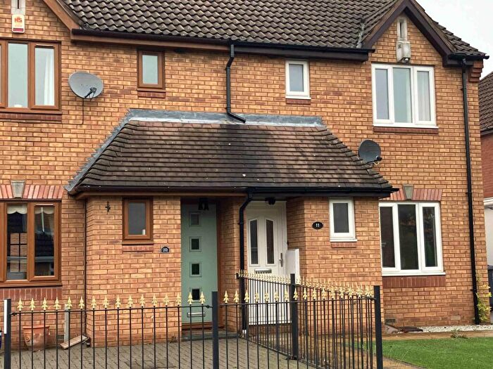 3 Bedroom Semi-Detached House To Rent In Exbury Way, CV11