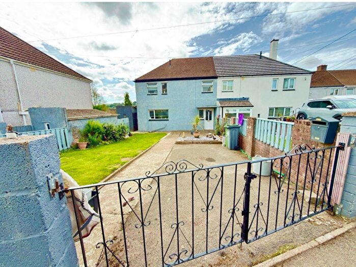 3 Bedroom Semi-Detached House For Sale In Heol Waun, Talywain, Pontypool, NP4