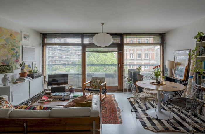 Apartment To Rent In Breton House, Barbican, London, EC2Y