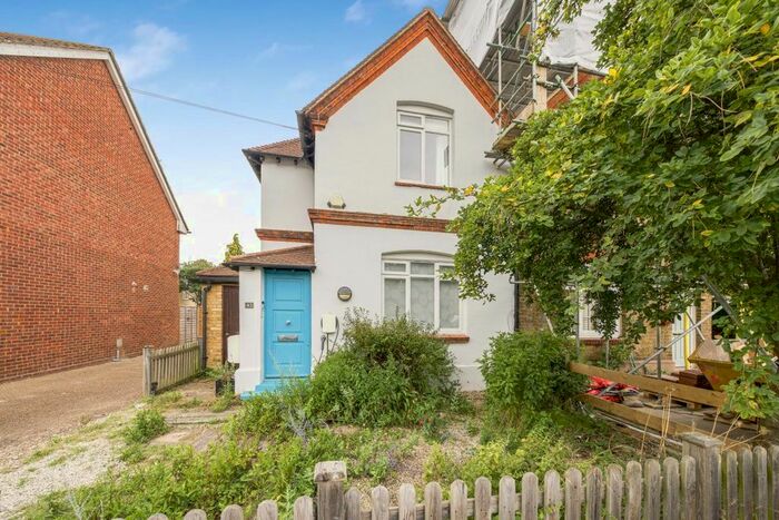 3 Bedroom Semi-Detached House To Rent In Lock Road, Richmond, TW10