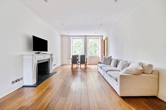 1 Bedroom Flat For Sale In Ennismore Gardens, Knightsbridge, London, SW7