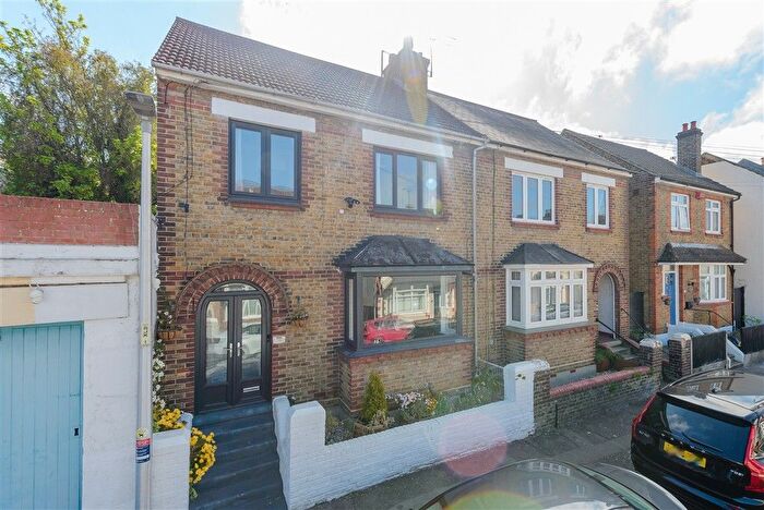 3 Bedroom Semi-Detached House For Sale In St. Peter Street, Rochester, Kent, ME1