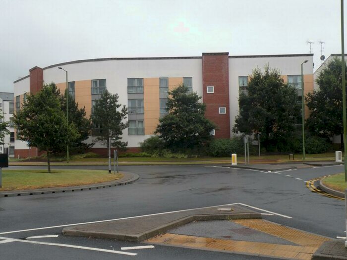 3 Bedroom Apartment To Rent In Aviation Avenue, Hatfield, AL10