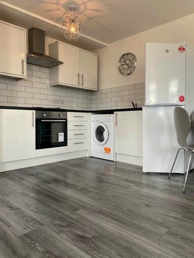 1 Bedroom Flat To Rent In Wesley Road, Leeds, LS12