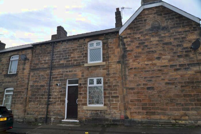2 Bedroom House To Rent In Princess Street, Hoyland, S74