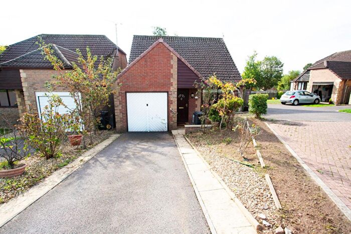 2 Bedroom Bungalow For Sale In Robins Court, Chard, TA20