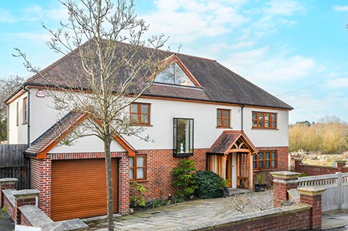 5 Bedroom Detached House For Sale In Honeypot Lane, Brentwood, CM14