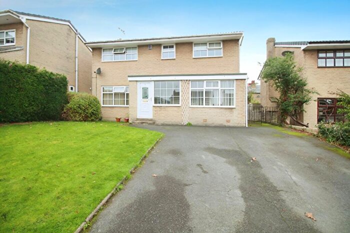 4 Bedroom Detached House For Sale In Wentworth Court, Rastrick, Brighouse, West Yorkshire, HD6