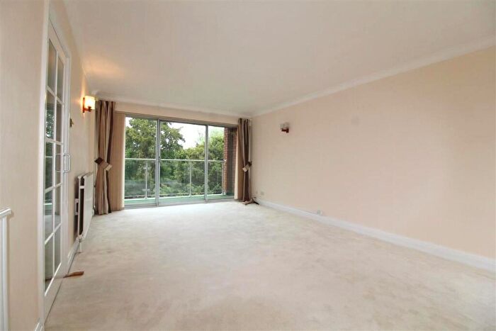 2 Bedroom Apartment To Rent In Riverine, Grosvenor Drive, Maidenhead, SL6