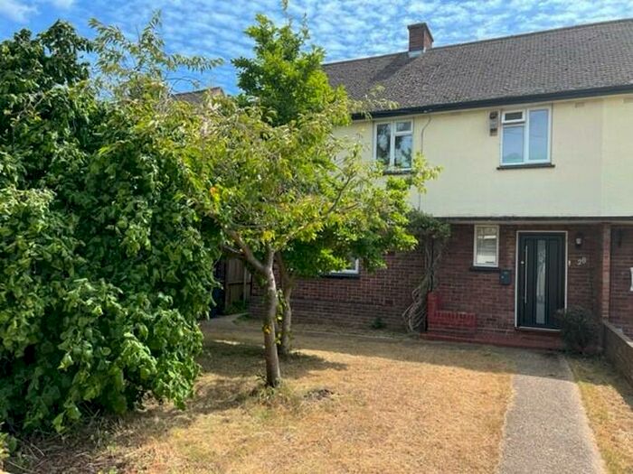 3 Bedroom Semi-Detached House To Rent In Pembroke Place, Chelmsford, CM1