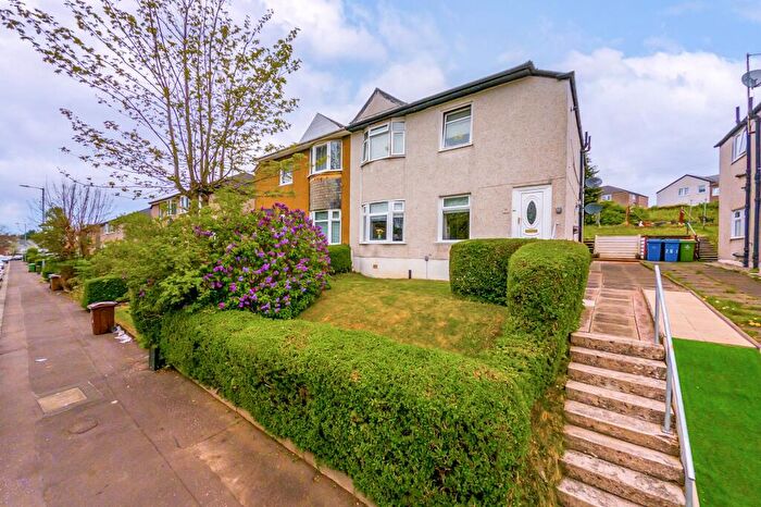 2 Bedroom Apartment For Sale In Croftfoot Road, Croftfoot, Glasgow, G44