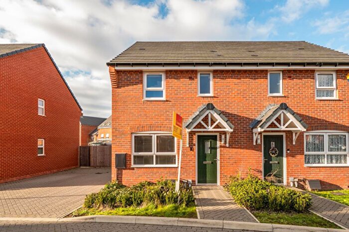 3 Bedroom Semi Detached House To Rent In Kingsbrook, Aylesbury, HP22