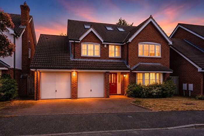 6 Bedroom Detached House To Rent In Coresbrook Way, Knaphill, Woking, Surrey, GU21