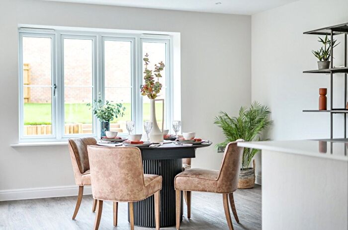 3 Bedroom Detached House For Sale In Hackney Way, Mortimer Common, Reading, Berkshire, RG7