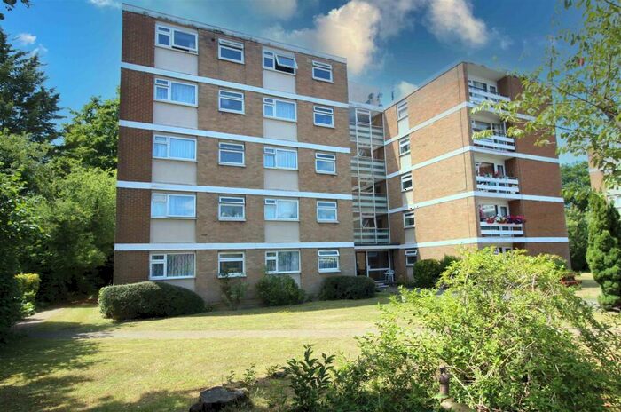 2 Bedroom Apartment To Rent In Woodcote Road, Wallington, SM6