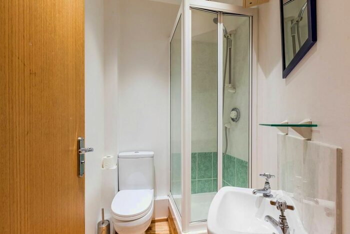 2 Bedroom Flat To Rent In Marshalsea Road, Borough, London, SE1