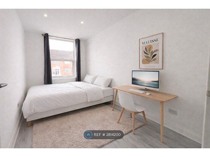 2 Bedroom Flat To Rent In East Finchley, London, N2