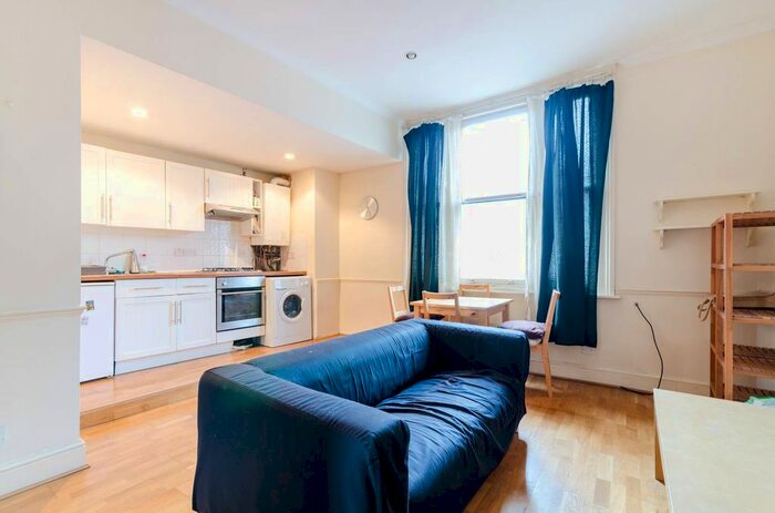 1 Bedroom Flat To Rent In West Hill, West Hill, London, SW18
