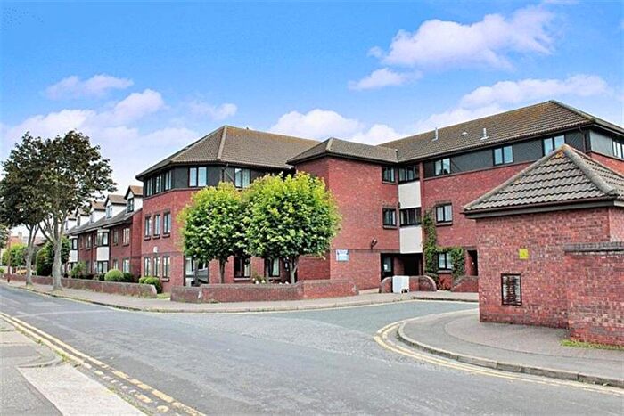 1 Bedroom Retirement Property To Rent In Martins Court, Stadium Road, Southend-On-Sea, SS2