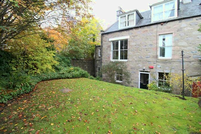 3 Bedroom Flat To Rent In Carden Terrace, Garden Apartment, AB10