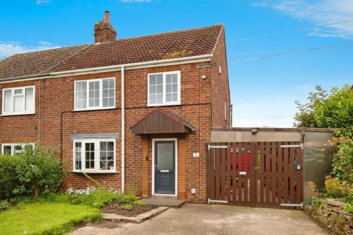 3 Bedroom Semi-Detached House For Sale In Southside Villas, Great Hatfield, Hull, HU11