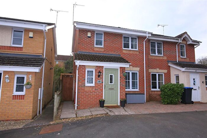 2 Bedroom Semi-Detached House For Sale In Viaduct Close, Clifton Links, Rugby, CV21
