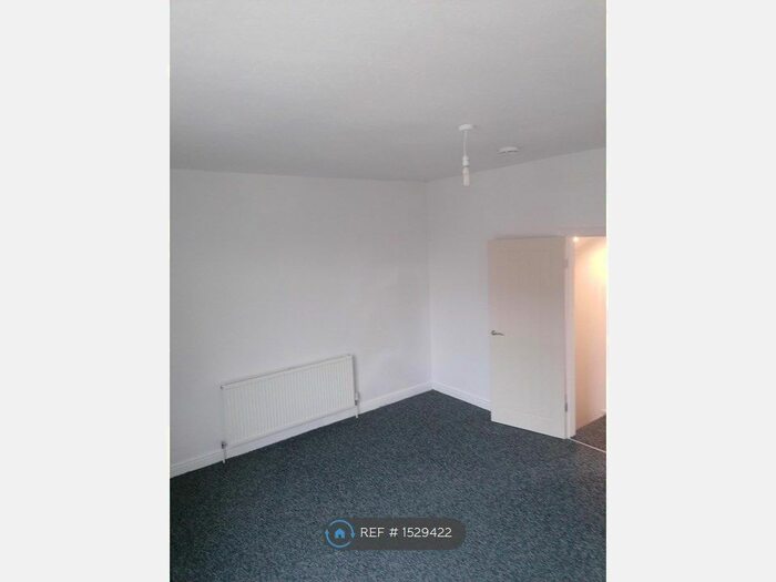 3 Bedroom Semi-Detached House To Rent In Kings Road, Barnsley, S72